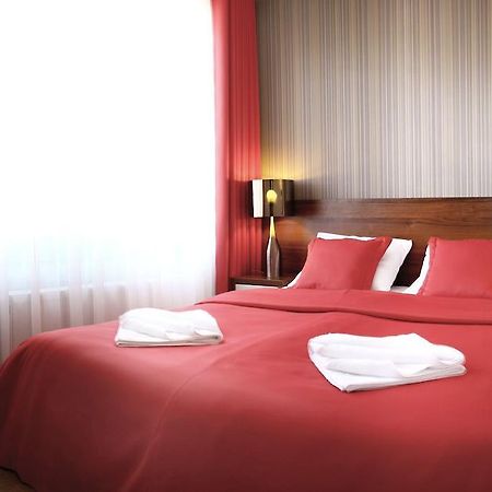 Apartamenty Mesa Grill Restaurant Cafe Дзьвіжино Номер фото